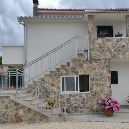 Apartman Lucia Bilice Kültér fotó